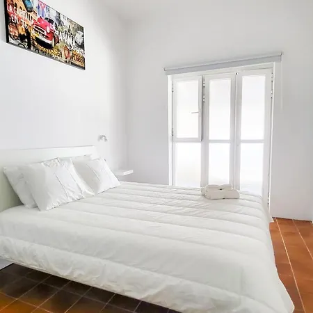 Eras Nest Albergue *