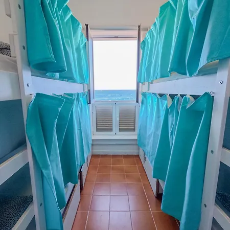 Eras Nest Albergue *